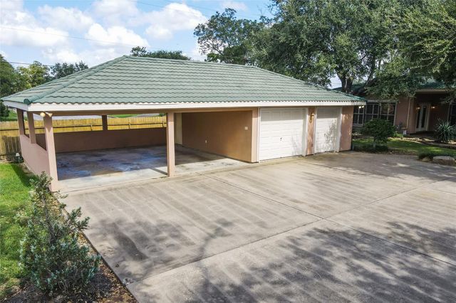 1802 Kelving Way Court, Wharton, TX 77488