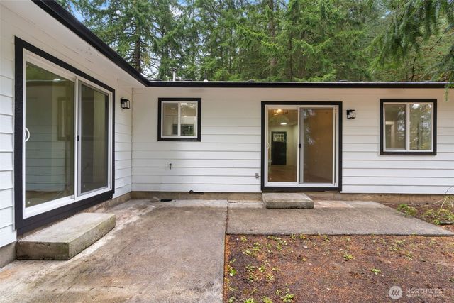 400 Ogden Road, Castle Rock, WA 98611