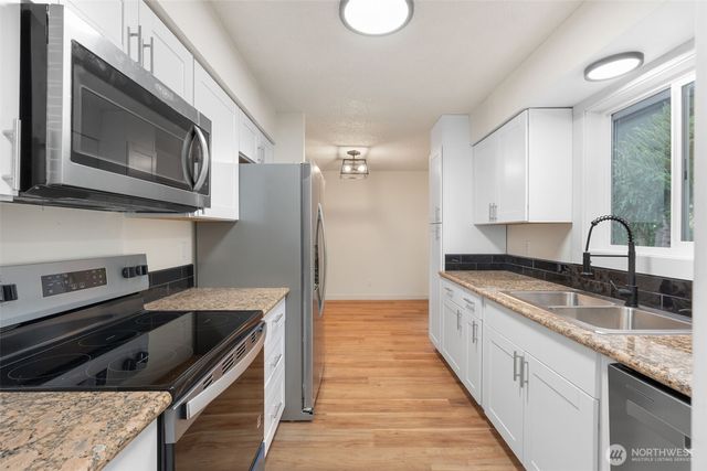 400 Ogden Road, Castle Rock, WA 98611