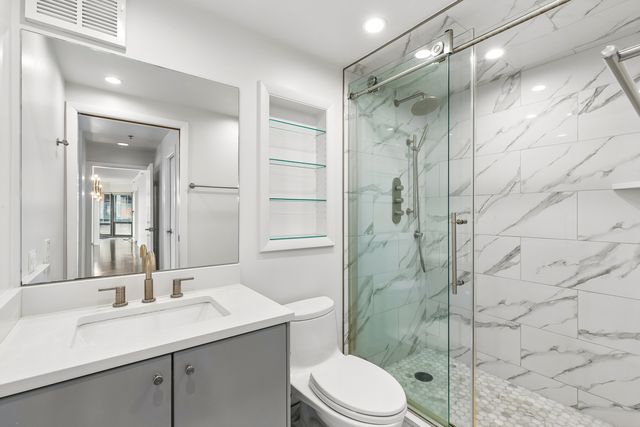 100 E Huron Street 1906, Chicago, IL 60611