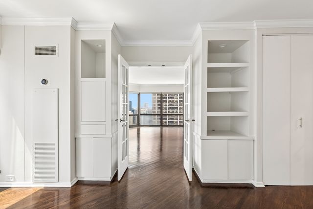 100 E Huron Street 1906, Chicago, IL 60611