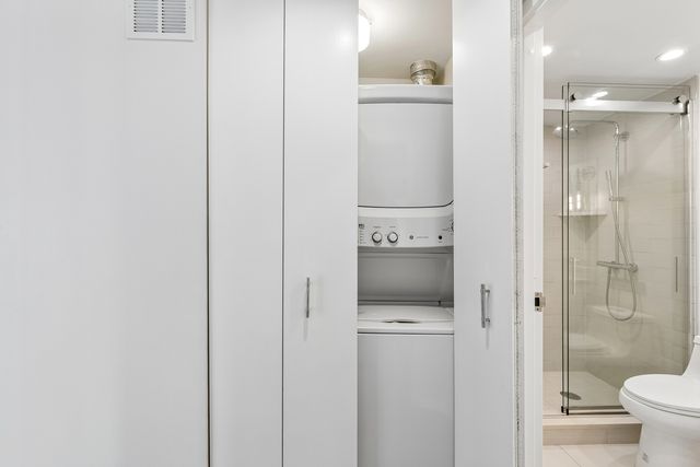 100 E Huron Street 1906, Chicago, IL 60611