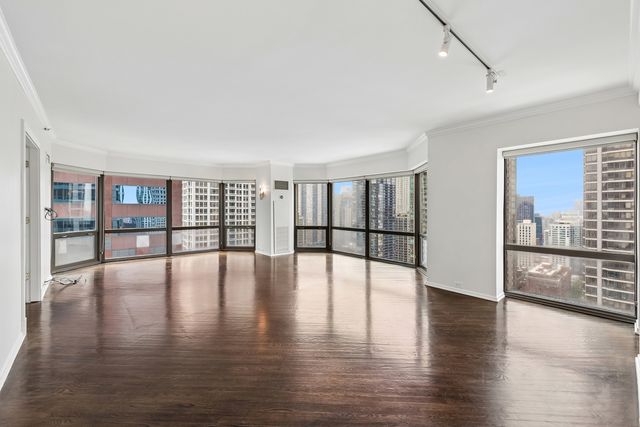 100 E Huron Street 1906, Chicago, IL 60611
