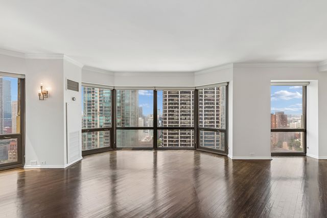 100 E Huron Street 1906, Chicago, IL 60611