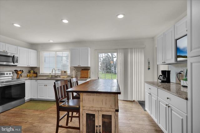 1818 STURBRIDGE DR, Lancaster, PA 17601