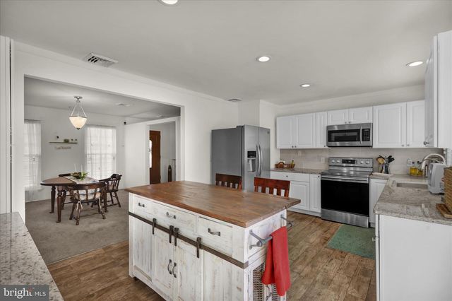 1818 STURBRIDGE DR, Lancaster, PA 17601