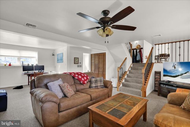 1818 STURBRIDGE DR, Lancaster, PA 17601