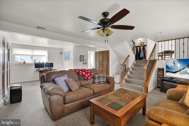 1818 STURBRIDGE DR, Lancaster, PA 17601