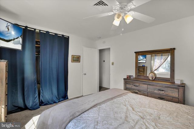 1818 STURBRIDGE DR, Lancaster, PA 17601