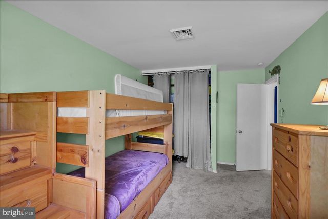 1818 STURBRIDGE DR, Lancaster, PA 17601