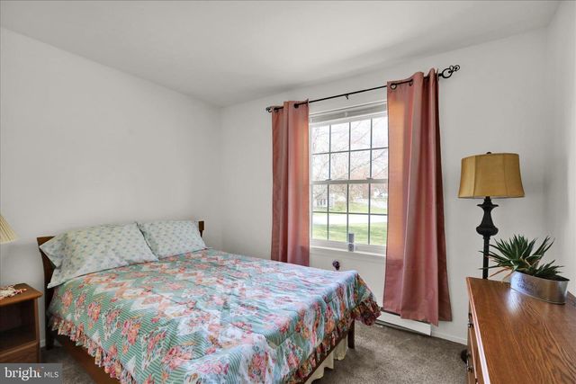 1818 STURBRIDGE DR, Lancaster, PA 17601