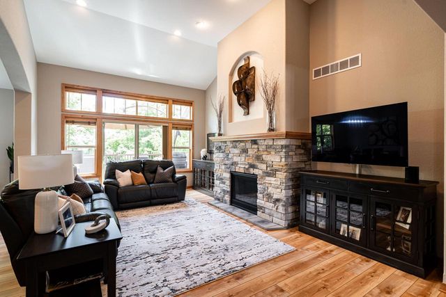 1201 Woodland Hills DRIVE, Waukesha, WI 53188