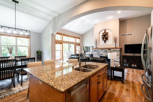 1201 Woodland Hills DRIVE, Waukesha, WI 53188