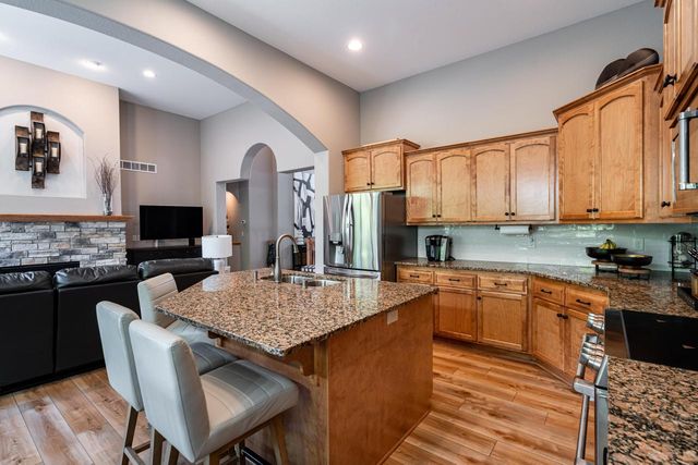1201 Woodland Hills DRIVE, Waukesha, WI 53188