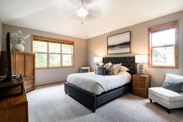 1201 Woodland Hills DRIVE, Waukesha, WI 53188