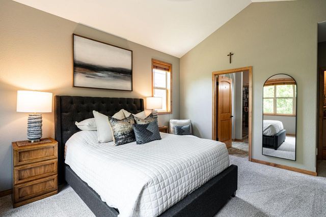 1201 Woodland Hills DRIVE, Waukesha, WI 53188