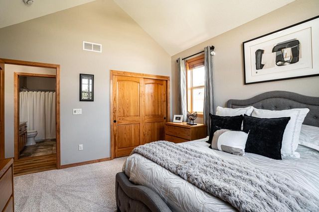 1201 Woodland Hills DRIVE, Waukesha, WI 53188