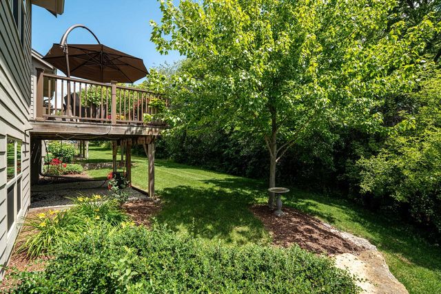 1201 Woodland Hills DRIVE, Waukesha, WI 53188