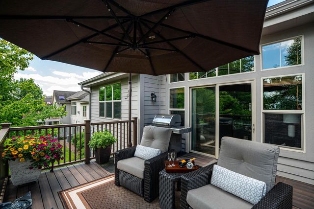 1201 Woodland Hills DRIVE, Waukesha, WI 53188