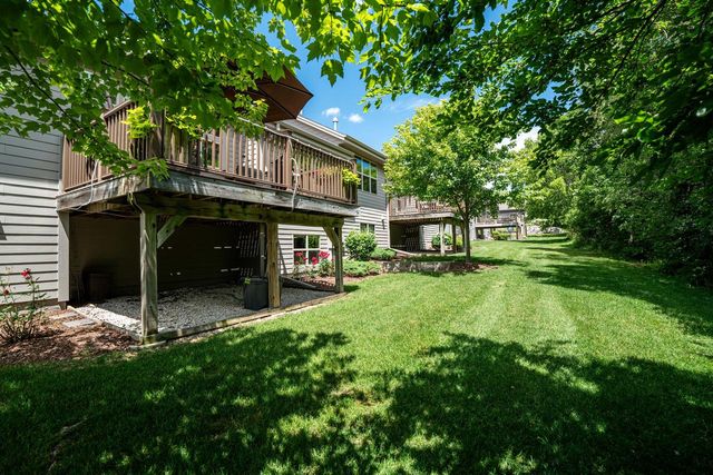 1201 Woodland Hills DRIVE, Waukesha, WI 53188