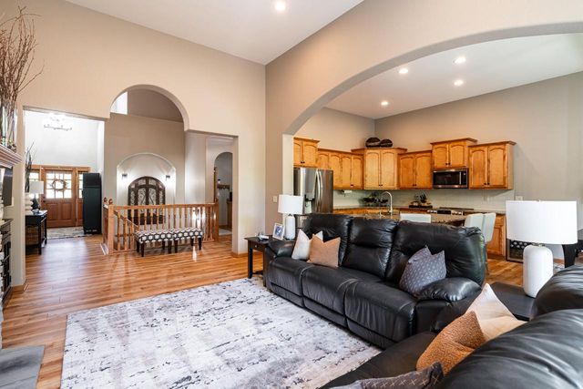 1201 Woodland Hills DRIVE, Waukesha, WI 53188