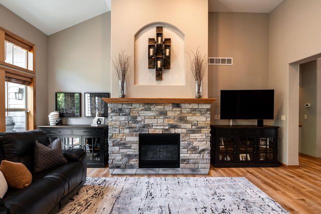 1201 Woodland Hills DRIVE, Waukesha, WI 53188