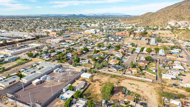 1724 W DESERT COVE Avenue -, Phoenix, AZ 85029