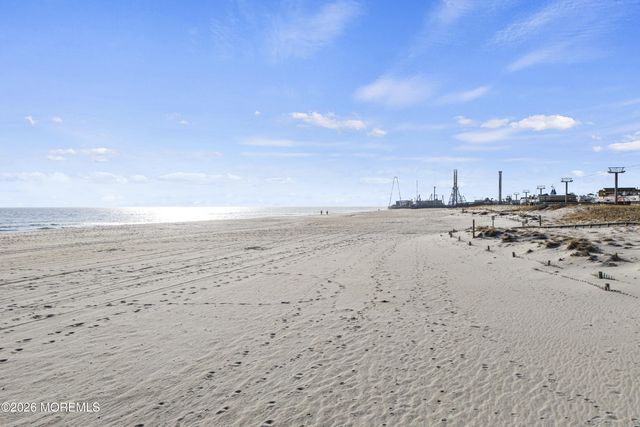 52 Kearney Avenue 5 Family, Seaside Heights, NJ 08751