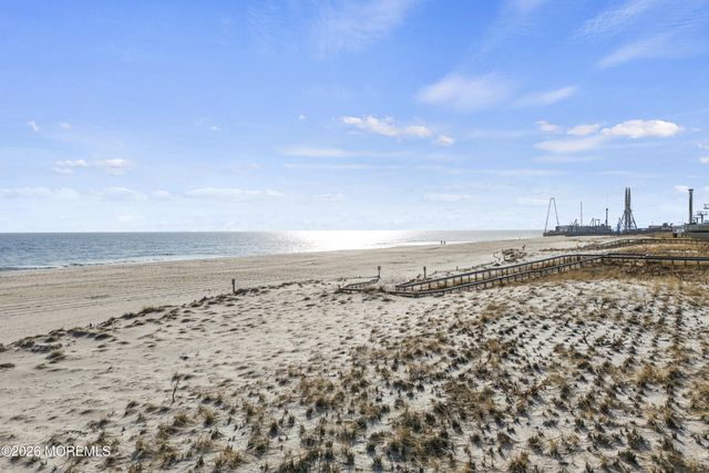 52 Kearney Avenue 5 Family, Seaside Heights, NJ 08751