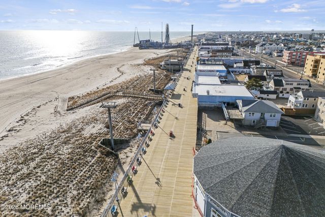 52 Kearney Avenue 5 Family, Seaside Heights, NJ 08751