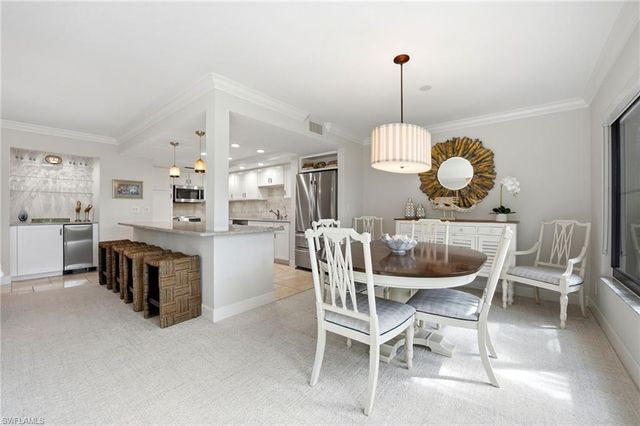 614 Wildwood LN 614, Naples, FL 34105