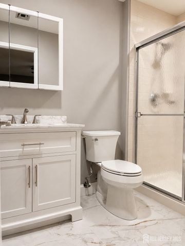 120 Ironwood Plaza B, Monroe, NJ 08831