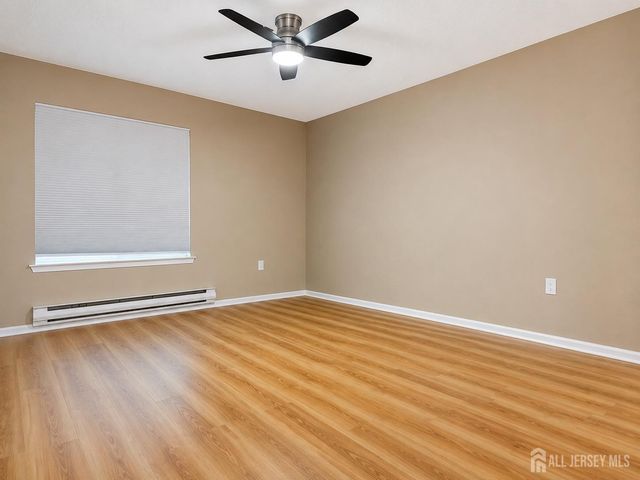 120 Ironwood Plaza B, Monroe, NJ 08831