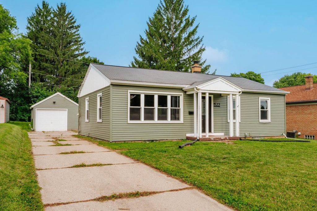 1522 N 10th STREET, West Bend, WI 53090