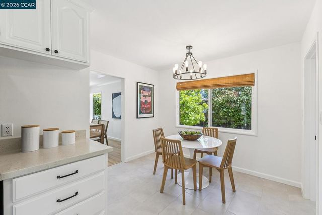 4 Crest Rd, Lafayette, CA 94549