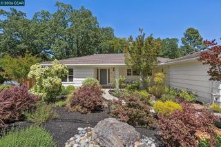 4 Crest Rd, Lafayette, CA 94549