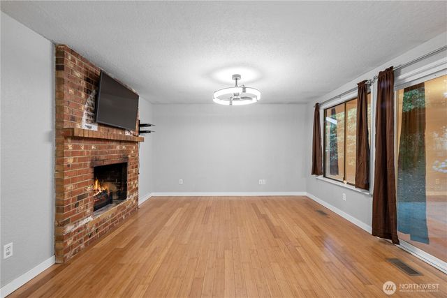15207 94th Avenue E, Puyallup, WA 98375