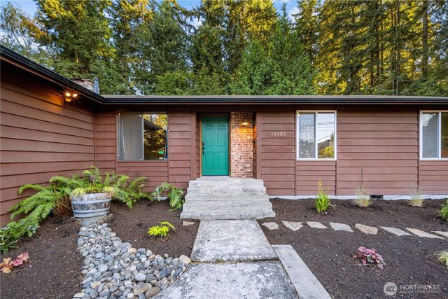 15207 94th Avenue E, Puyallup, WA 98375