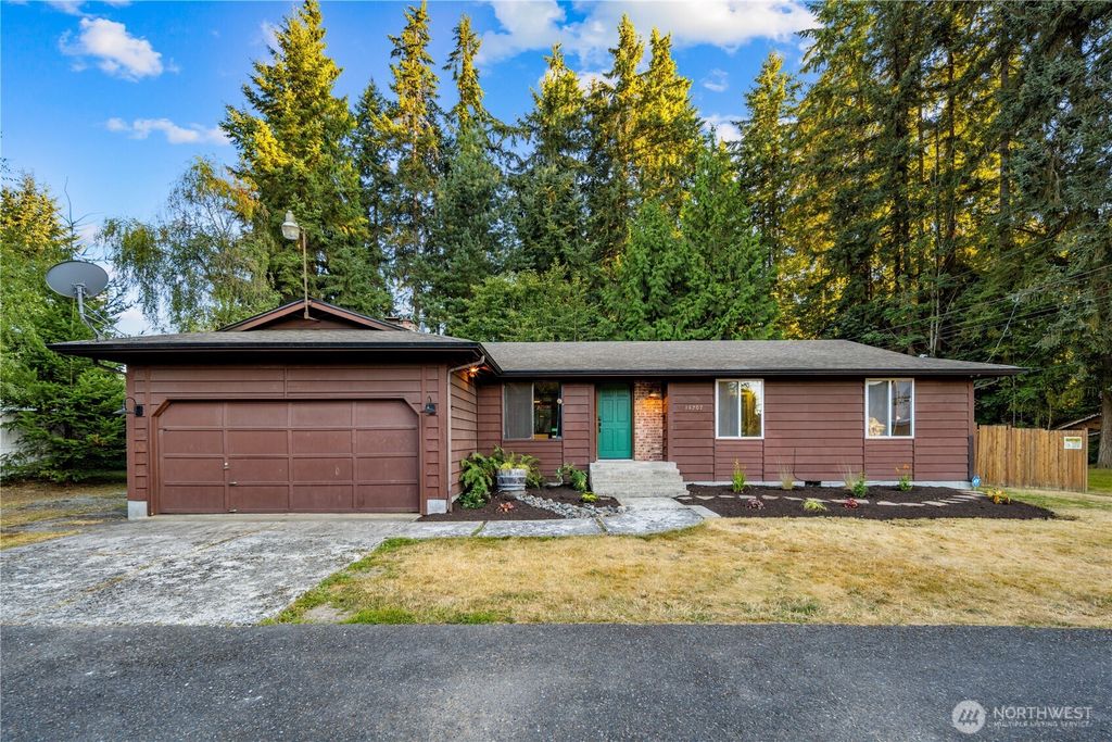 15207 94th Avenue E, Puyallup, WA 98375