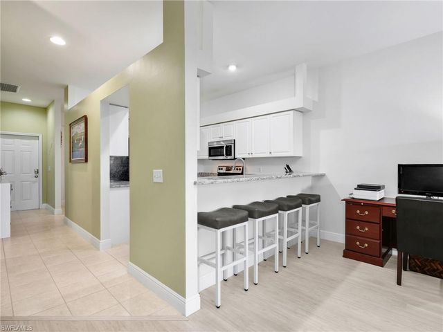 1633 Morning Sun LN E11, Naples, FL 34119