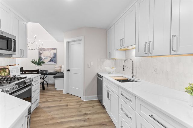 4291 Foxpointe Drive 53, West Bloomfield, MI 48323