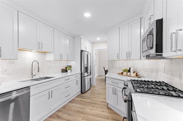 4291 Foxpointe Drive 53, West Bloomfield, MI 48323