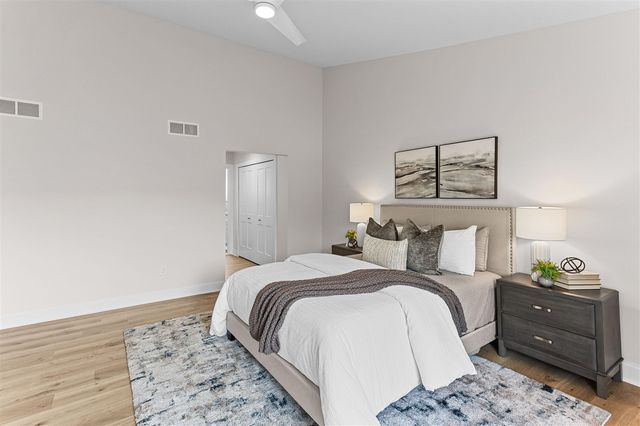 4291 Foxpointe Drive 53, West Bloomfield, MI 48323