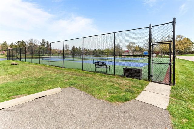 4291 Foxpointe Drive 53, West Bloomfield, MI 48323