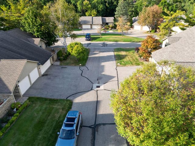 4291 Foxpointe Drive 53, West Bloomfield, MI 48323