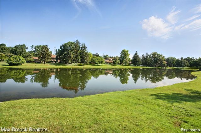 4291 Foxpointe Drive 53, West Bloomfield, MI 48323
