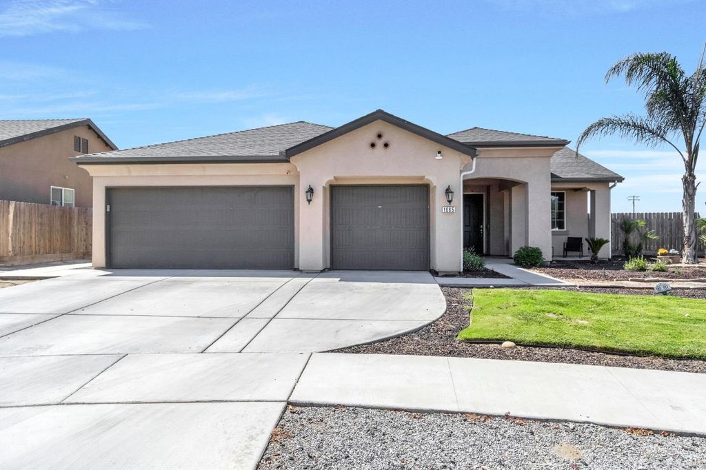 1665 Acres Way, Hanford, CA 93230