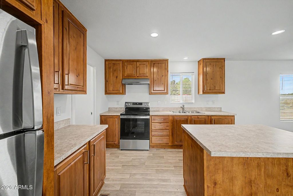 23044 W RANCHO LAREDO Drive, Wittmann, AZ 85361 — photo 4