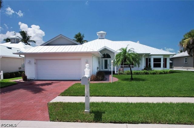 12573 Coconut Creek CT, Fort Myers, FL 33908