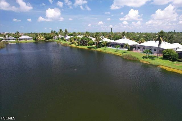 12573 Coconut Creek CT, Fort Myers, FL 33908